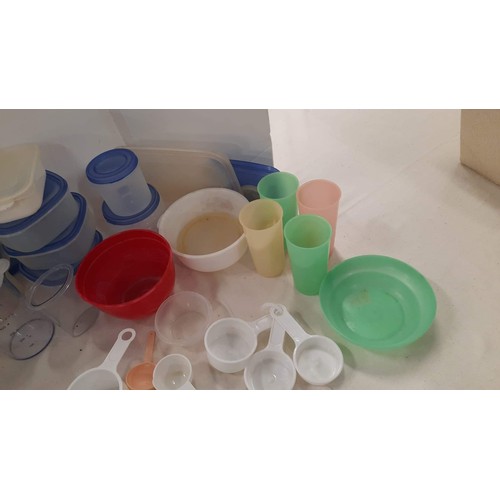 287 - MIXED PLASTIC KITCHEN STORAGE WARES