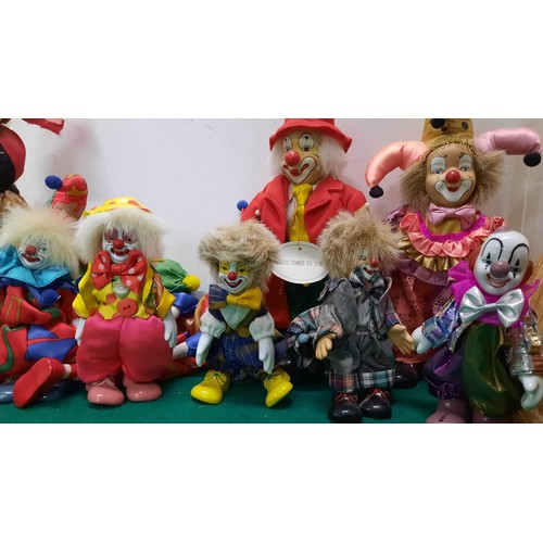 157 - Selection of clown figures