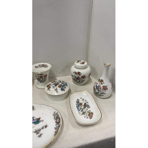 93 - Selection of Wedgwood KUTANI CRANE pieces