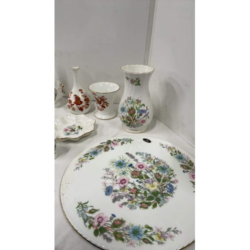 85 - Wedgwood, Worcester, Aynsley & Carltonware pieces