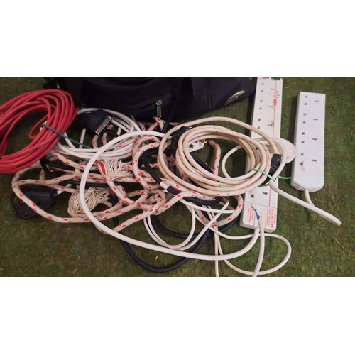 104 - Bag of extension leads