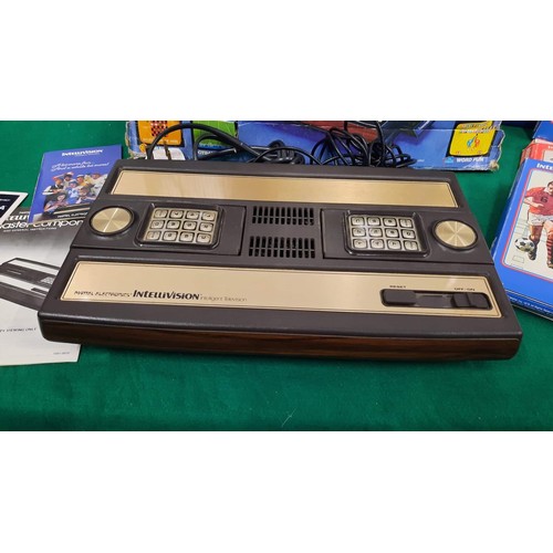 123 - Mattel electronics INTELLIVISON with games