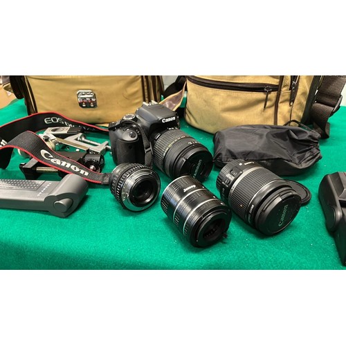 46 - Canon EOS 550D camera & other camera accessories