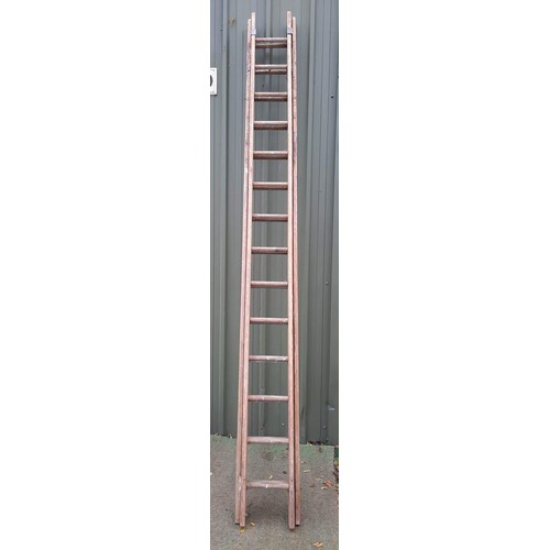 733 - Extending ladder