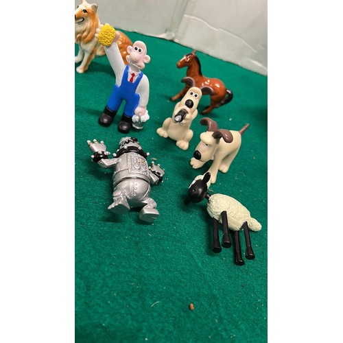 28 - Selection of animal and Wallace and Gromit figures...