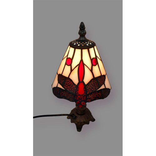 35 - Tiffany style side lamp - working
