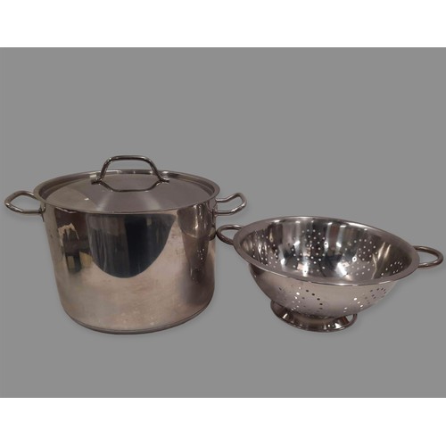 18 - Stainless steel colander & ham pot