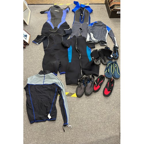 400 - ASSORTMENT OF WET SUITS AND SHOES