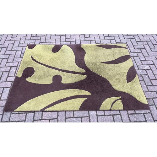 378 - HAND CARVED RUG GREEN LEAF SIZE 133CM X 190CM