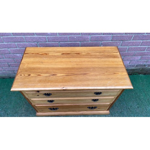 371 - PINE CHEST OF DRAWERS BY YOUNGER