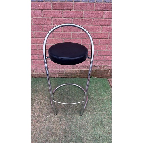 363 - BAR STOOL