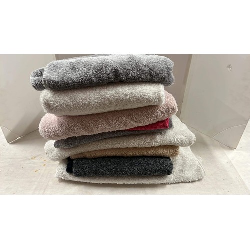 253 - TOWELS