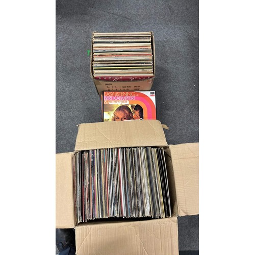 305 - QUANTITY OF MIXED ARTIST AND MUSIC LPS