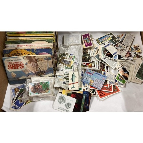 228 - COLLECTION OF TEA AND CIGARET CARDS