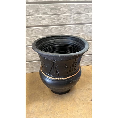 464 - 23 inc HIGH FLOWER POT IN BLACK