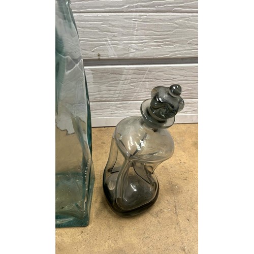 472 - GLASS VASE AND DIMPLE DECANTER