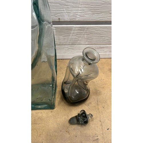 472 - GLASS VASE AND DIMPLE DECANTER