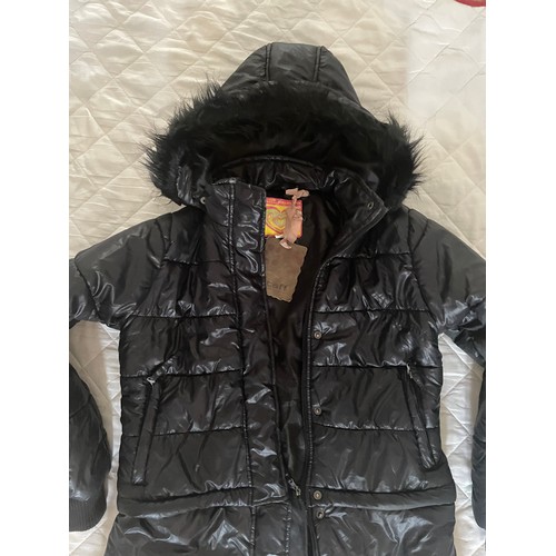 150A - Brand New Women’s hooded ,padded puffer jacket in navy size S/M