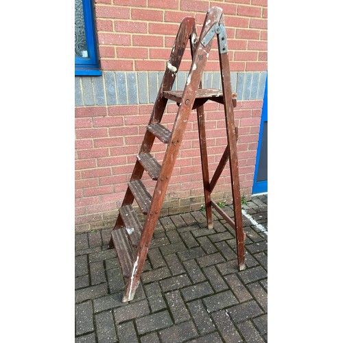 275 - WOODEN STEP LADDER