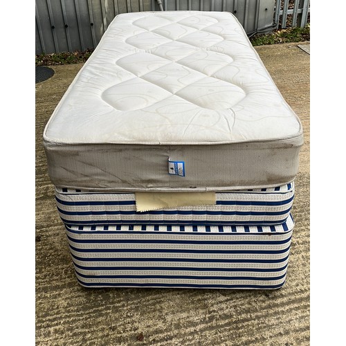 487 - SINGLE BLUE BED DIVAN SET WITH TWO MATTRESSES - HAS MARKS