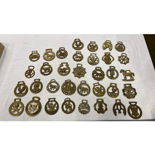 286 - 34 HORSE BRASSES