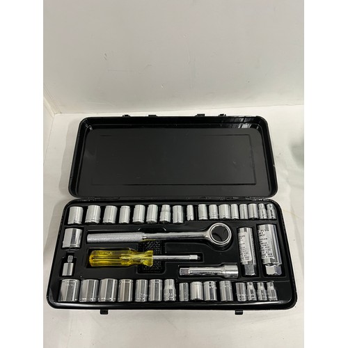 105A - Socket set