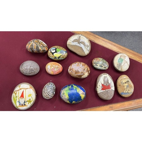 115A - Decorative pebbles