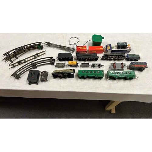 48 - QUANTITY OF MODEL RAILWAY ITEMS IN MIXED SCALE