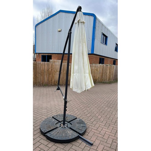 350 - LARGE GARDEN WIND OUT PARASOL