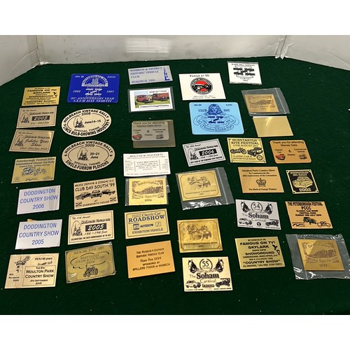 515 - VINTAGE SHOW PLAQUES