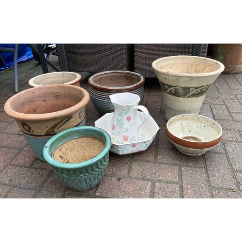 529 - GARDEN POTS