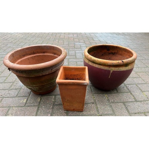 525 - LARGE TERRACOTTA FLOWER POTS