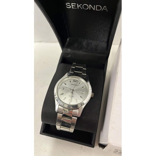 600 - SEKONDA WATCH WITH BOX