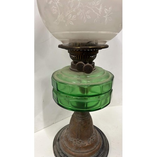 557 - EDWARDIAN DOUBLE BURNER OIL LAMP WITH GREEN BOWL SEE PICTURES