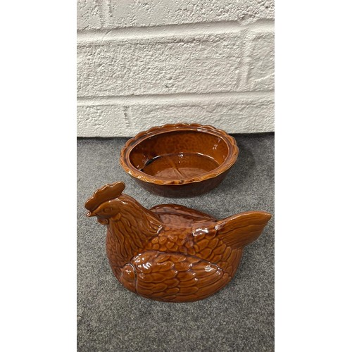 408 - BROWN CHICKEN EGG / PIE DISH