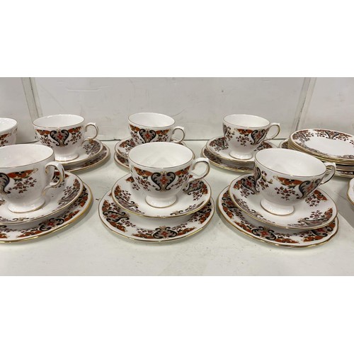 418 - 28 pc PART COLCLOUGH TEA SET