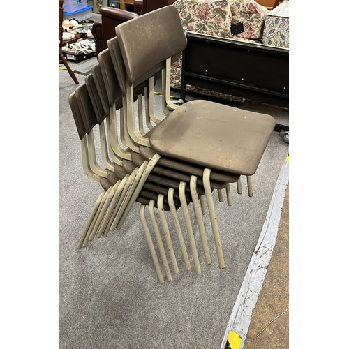 416 - 7 X STACKING CHAIRS