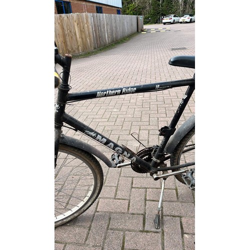 91 - USED MOUNTAIN BIKE AND UNUSED MUD GUARDS