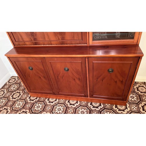 34 - CHERRY FINISH LOUNGE UNIT