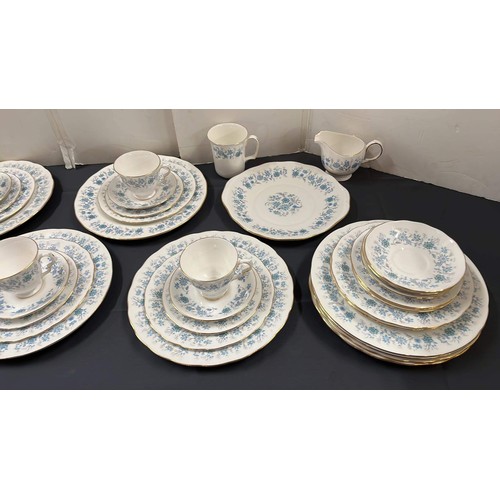 191 - 51 Pc blue and white COLCLOUGH BRAGANZA TEA / DINNER WARE PART SET