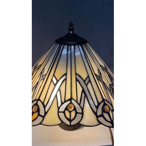 423 - BRASS COLUMN TIFFANY STYLE SIDE LAMP