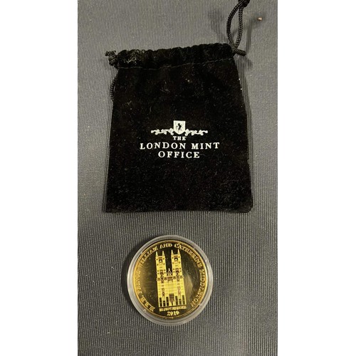 584 - THE LONDON MINT OFFICE H.R.H. PRINCE WILLIAM AND CATHERINE PROOF COIN