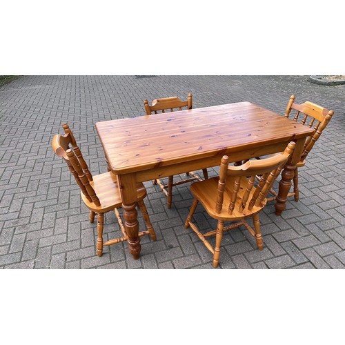 197 - SOLID PINE KITCHEN TABLE SET WITH FOUR CHAIRS