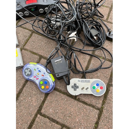 233A - Vintage Nintendo including games 