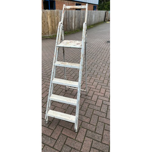 333A - ladder