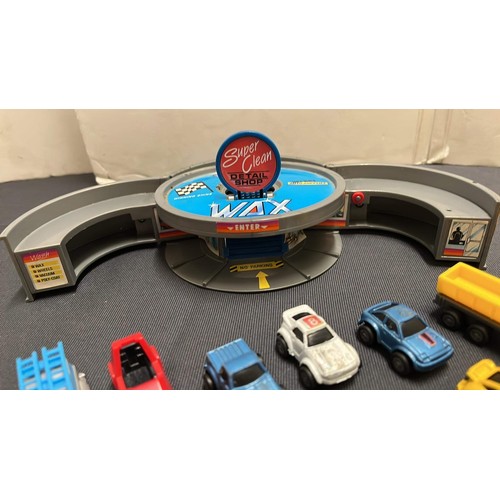 86 - MICRO CARS AND GARAGE