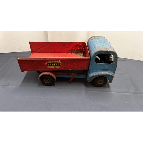 84 - TRIANG METAL TIPPER TRUCK