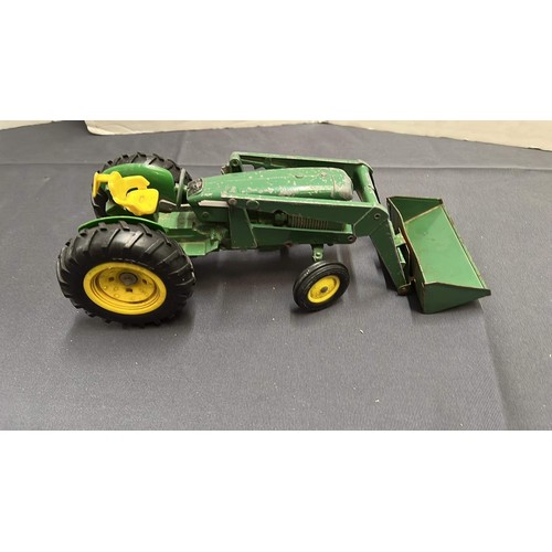 76 - VINTAGE TOY TRACTOR WITH FRONT END LOADER IN JOHN DEER COLOURS