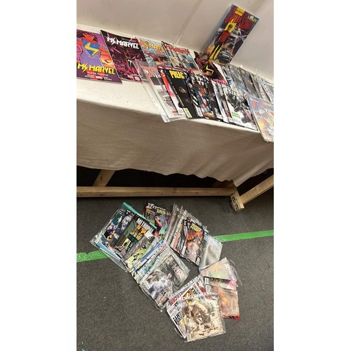 43 - LARGE QUANTITY OF MIXED SIFI AND OTHER COMICS