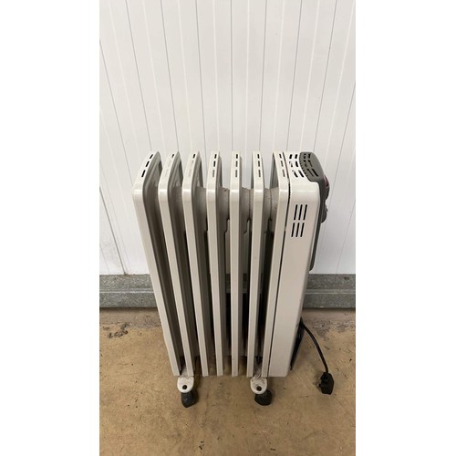 180 - MOBILE ELECTRIC RADIA OIL HEATER BY DELONGHI